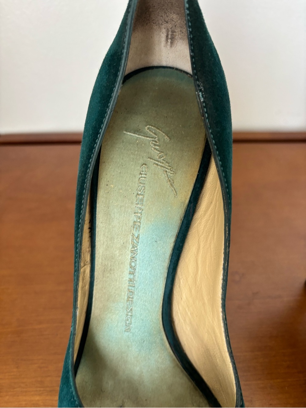 Giuseppe Zanotti Emerald Green Jeweled Suede Women’s Pumps - Picture 4 of 7